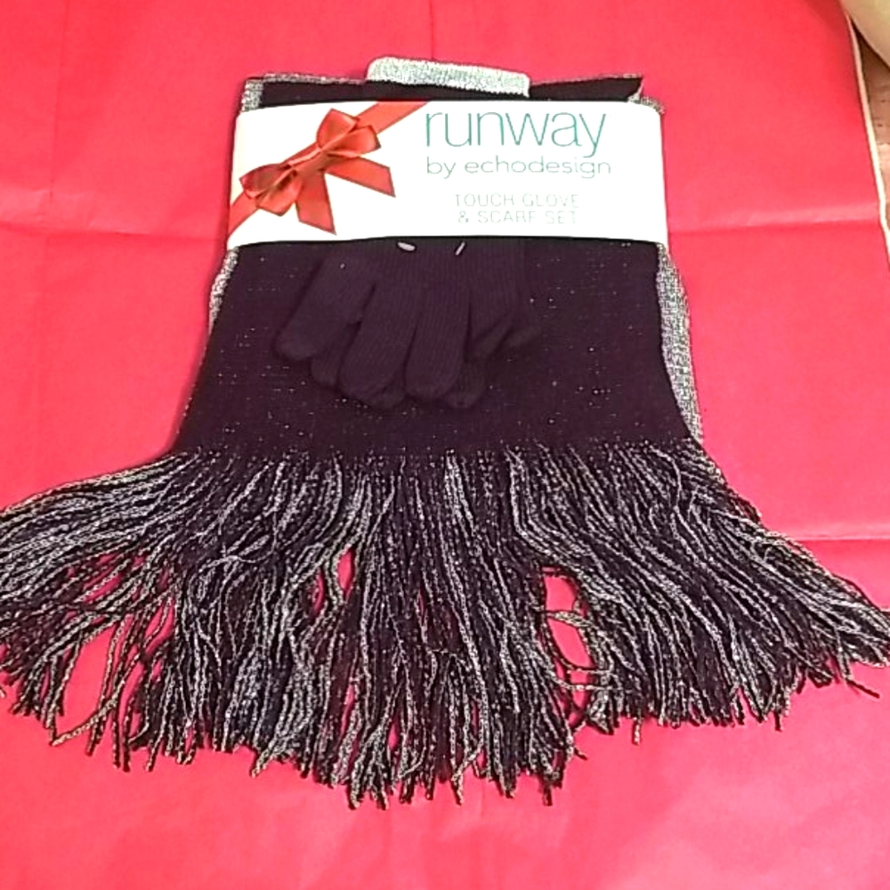 Glove & Scarf